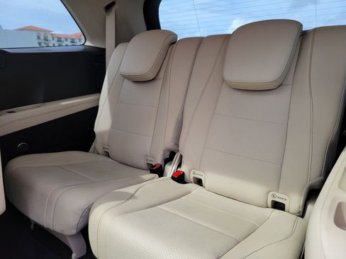 Used 2023 Mercedes-Benz GLS 450 4MATIC image 14