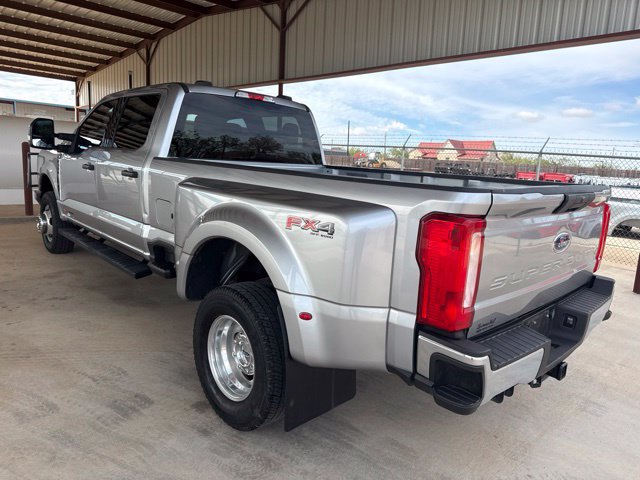Used 2024 Ford F350 4x4 Crew Cab DRW Super Duty image 6