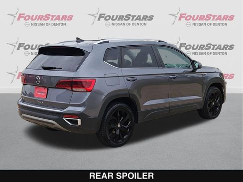 Used 2022 Volkswagen Taos SE FWD image 4