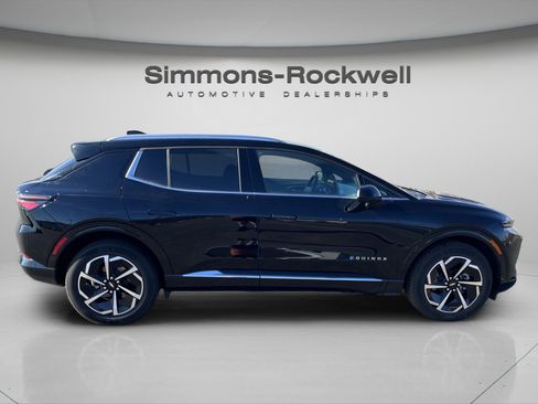 Used 2025 Chevrolet Equinox EV LT image 8