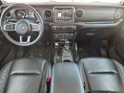 Used 2023 Jeep Gladiator Overland AWD/4WD image 13