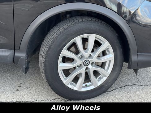 Certified 2021 Nissan Rogue Sport SV image 14