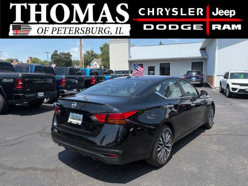Used 2025 Nissan Altima 2.5 SV FWD image 7