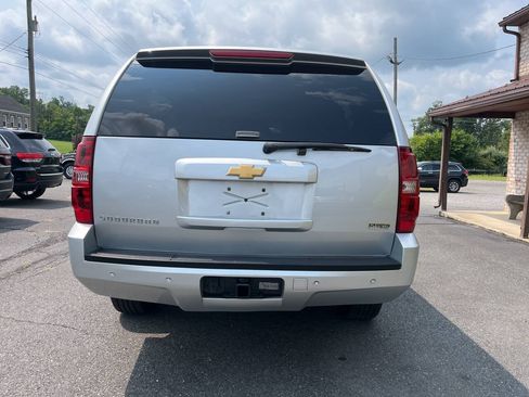 Used 2012 Chevrolet Suburban LT AWD/4WD image 7