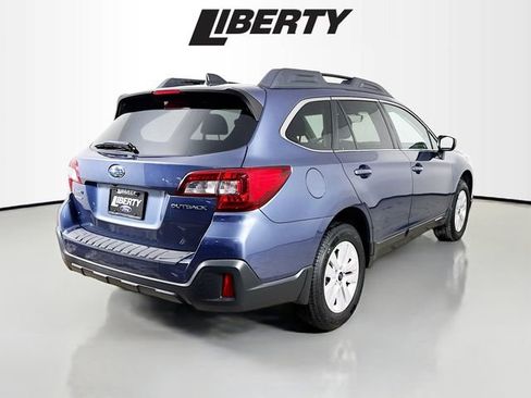 Used 2018 Subaru Outback 2.5i Premium image 7