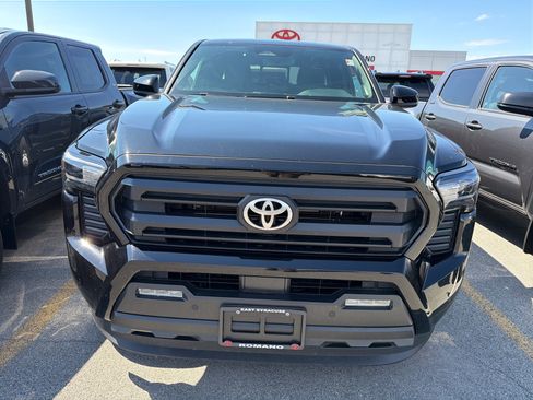 Used 2024 Toyota Tacoma SR5 AWD/4WD image 3