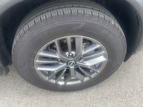 Used 2024 Nissan Rogue S image 11