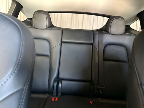 Used 2024 Tesla Model Y Performance AWD/4WD image 21