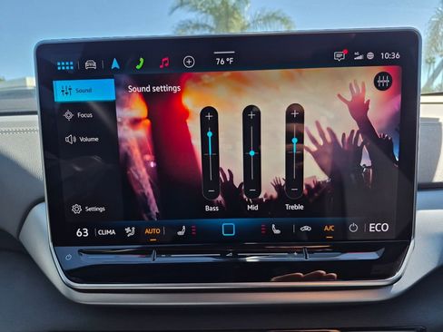 Used 2025 Volkswagen ID.4 Pro image 16