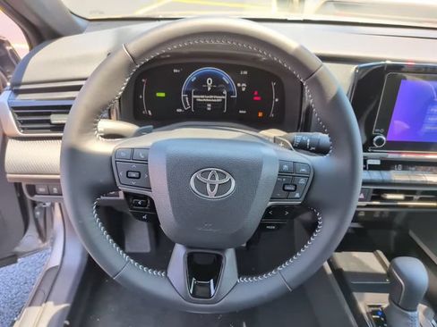 Used 2026 Toyota Camry SE FWD image 14
