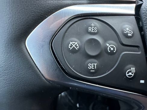 Used 2023 Chevrolet Traverse LT AWD/4WD image 21