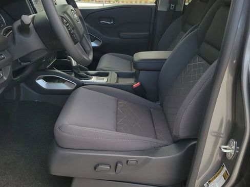 New 2026 Nissan Frontier 4x4 Crew Cab image 6