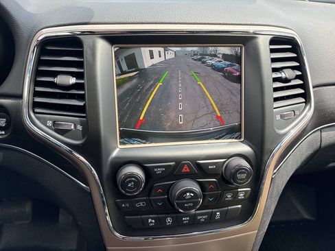 Used 2017 Jeep Grand Cherokee Limited AWD/4WD image 18