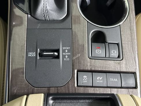 Used 2021 Toyota Highlander Platinum AWD/4WD image 46