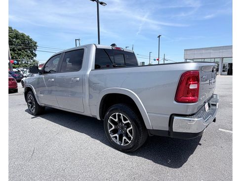Used 2025 RAM 1500 Laramie AWD/4WD image 7