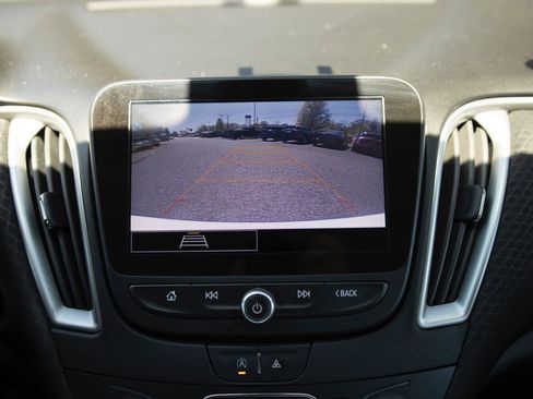 Used 2021 Chevrolet Malibu LS FWD image 11