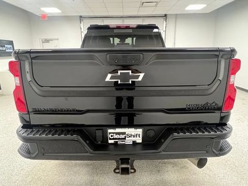 Used 2024 Chevrolet Silverado 3500 High Country w/ Technology Package AWD/4WD image 9