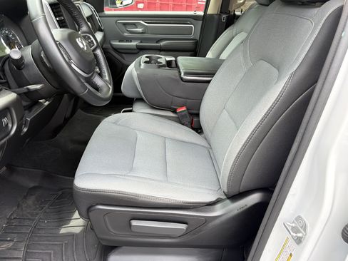 Used 2020 RAM 1500 Big Horn AWD/4WD image 9