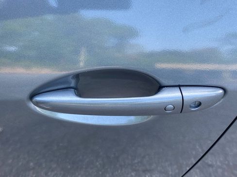 Used 2013 MAZDA MAZDA3 i Touring FWD image 11