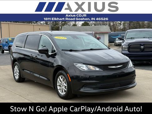 Used 2023 Chrysler Voyager LX FWD image 1