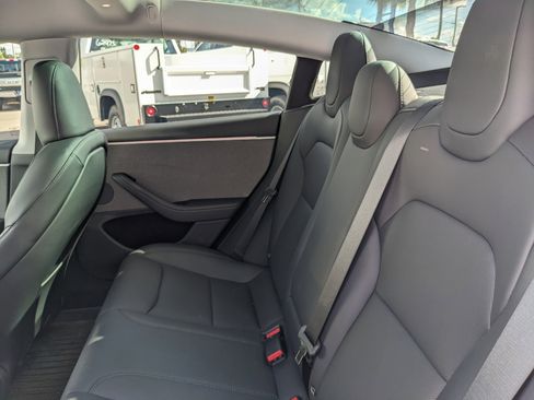 Used 2025 Tesla Model 3 Long Range image 21