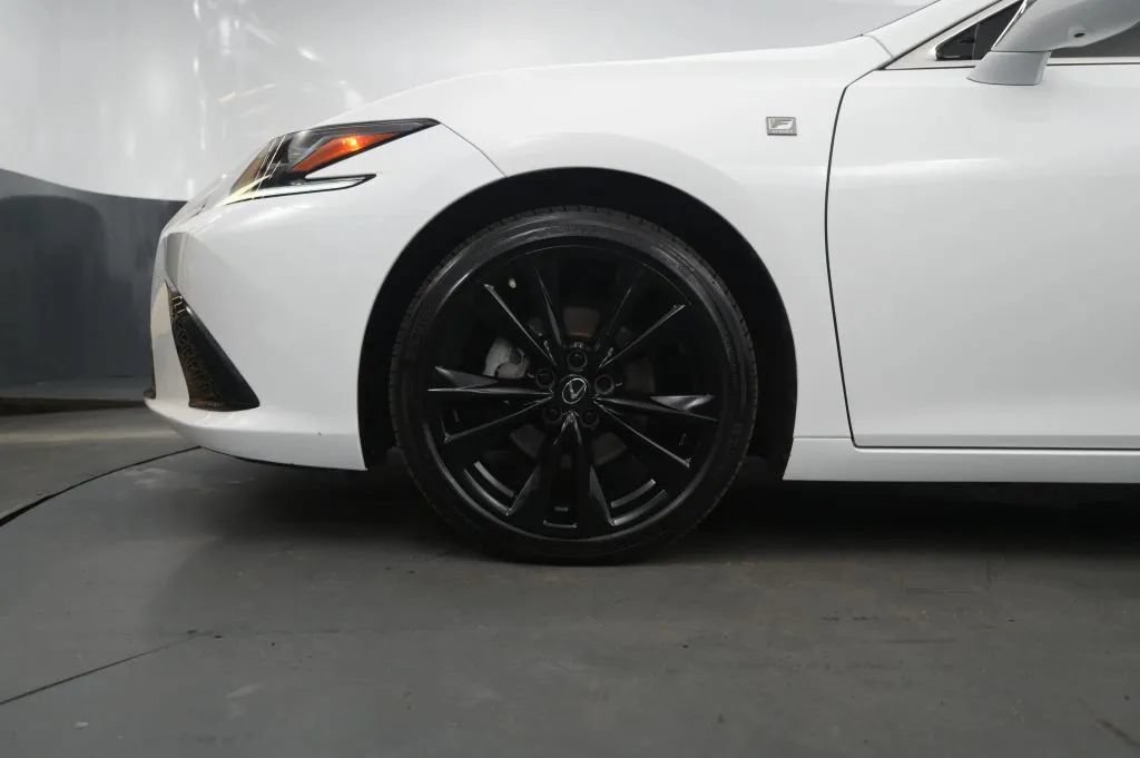 Used 2024 Lexus ES 350 F Sport w/ Accessory Package (Z2) FWD image 10
