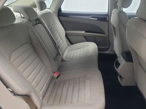 Used 2019 Ford Fusion SE image 19