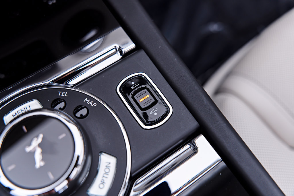 Used 2016 Rolls-Royce Ghost RWD image 82