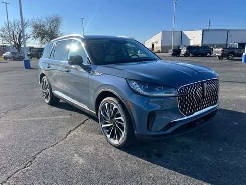 New 2026 Lincoln Aviator Reserve w/ Illumination Package RWD image 2