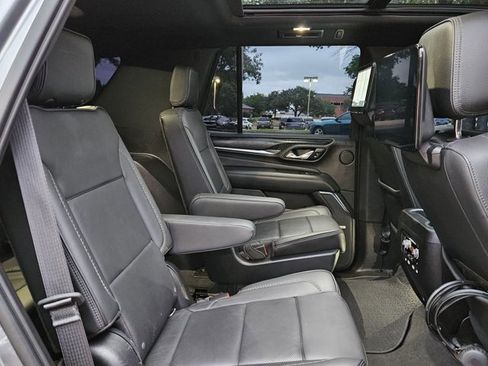 Used 2021 GMC Yukon Denali w/ Denali Premium Package AWD/4WD image 17