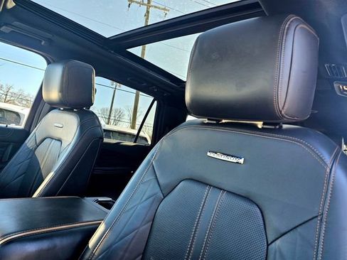 Used 2023 Ford Expedition Platinum image 20