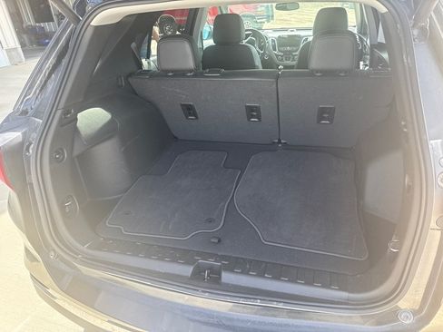 Used 2021 Chevrolet Equinox Premier AWD/4WD image 9