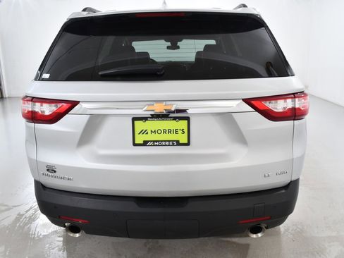 Used 2021 Chevrolet Traverse LT w/ LT Premium Package image 13