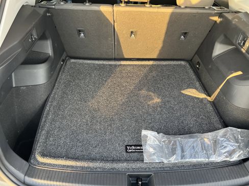 Certified 2025 Volkswagen Tiguan S image 29