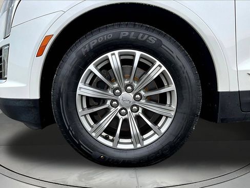 Used 2017 Cadillac XT5 Luxury w/ Driver Awareness Package AWD/4WD image 37
