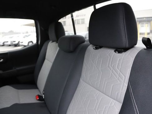 Used 2023 Toyota Tacoma TRD Off-Road image 16