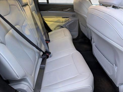 Used 2022 Jeep Grand Cherokee Overland image 21