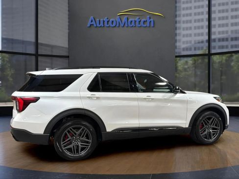 Used 2025 Ford Explorer ST-Line w/ Premium Package AWD/4WD image 12