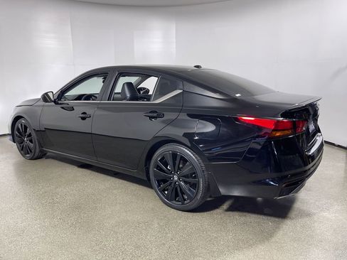 Used 2022 Nissan Altima 2.5 SR w/ Midnight Edition Package image 5