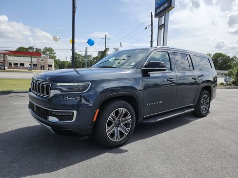 Used 2024 Jeep Wagoneer L Series II RWD image 1