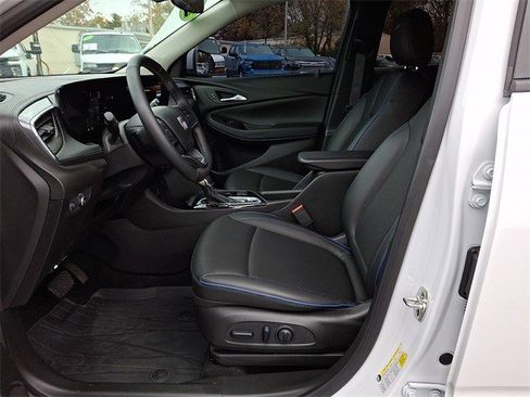 Certified 2025 Buick Encore GX Sport Touring w/ Comfort Package image 18