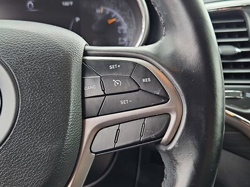Certified 2020 Jeep Grand Cherokee Laredo AWD/4WD image 22