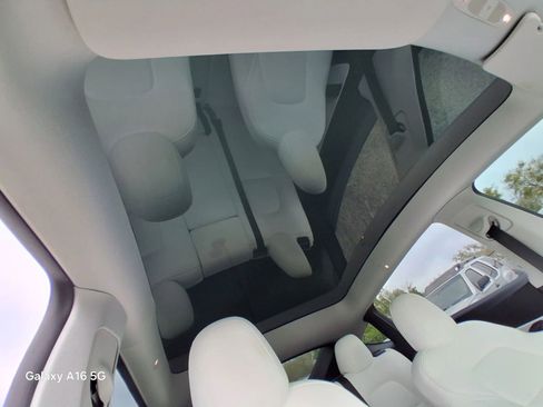 Used 2021 Tesla Model Y Performance image 19