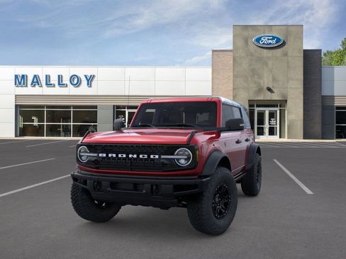 New 2025 Ford Bronco Badlands image 2