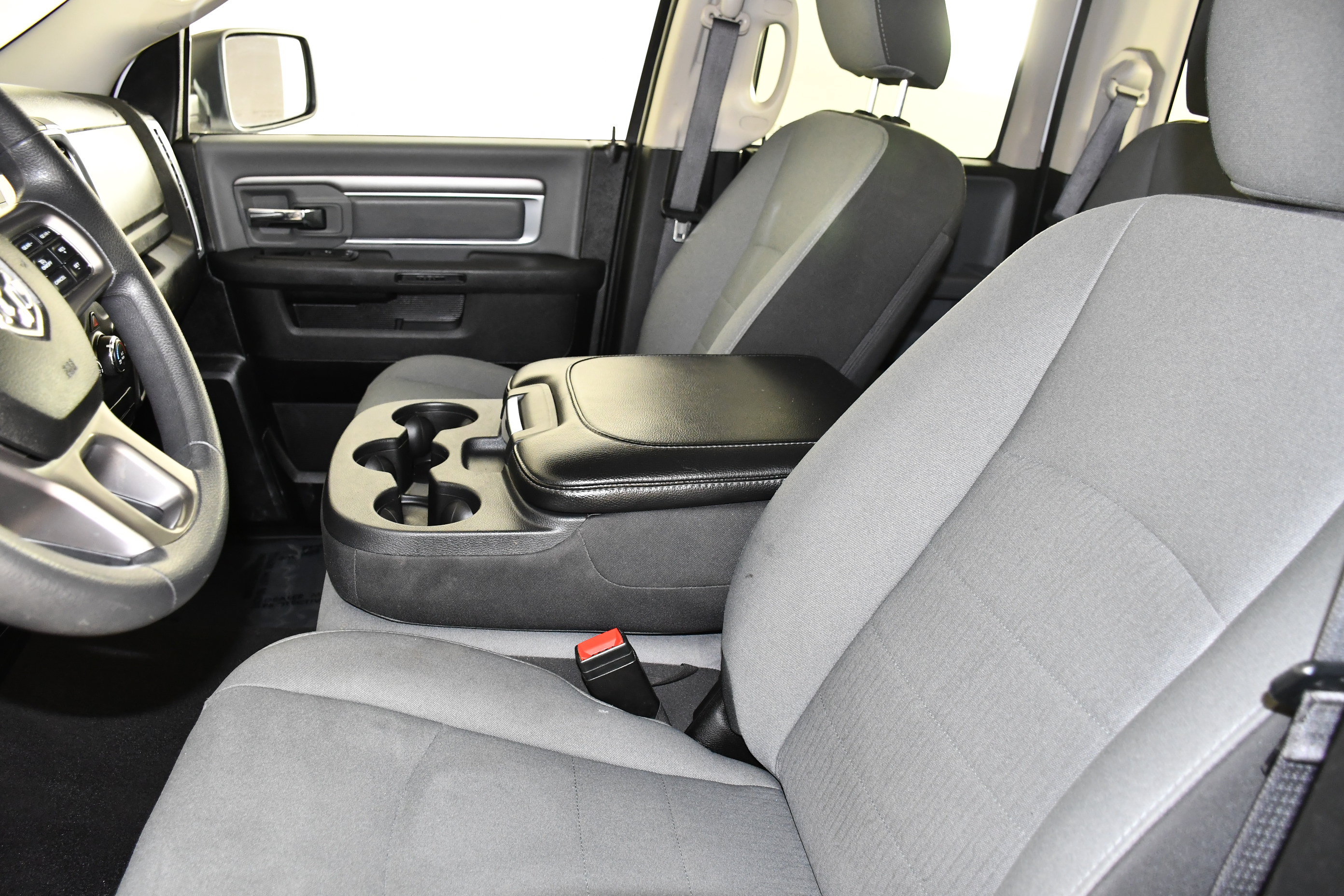 Used 2024 RAM 1500 Classic SLT AWD/4WD image 37