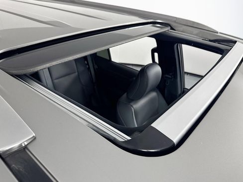 Used 2022 Lexus GX 460 Premium w/ Premium Package image 22