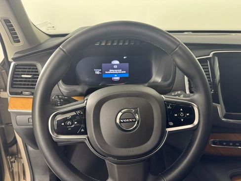 Used 2024 Volvo XC90 B5 Plus image 23