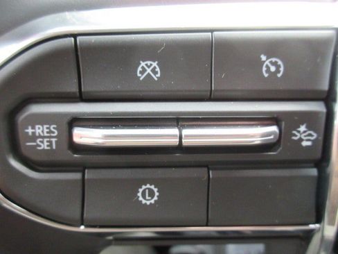 New 2026 GMC Acadia Elevation w/ Elevation Premium Package FWD image 21