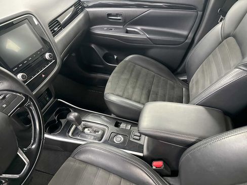 Used 2020 Mitsubishi Outlander SE AWD/4WD image 21