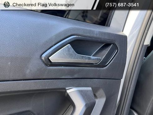 Used 2024 Volkswagen Tiguan SE AWD/4WD image 26